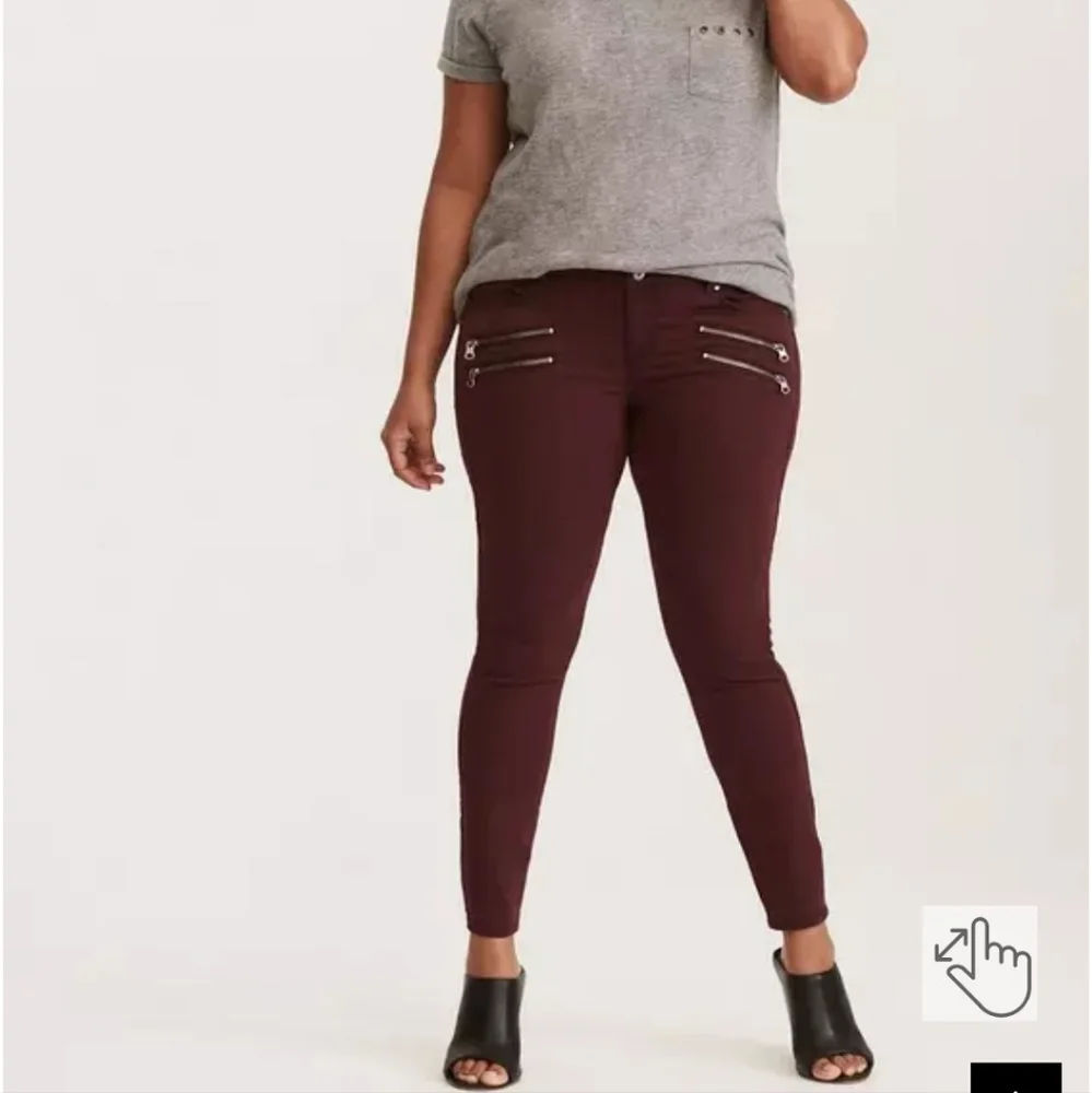 Torrid Zip Jegging - Raisin Wash - Picture 2 of 3